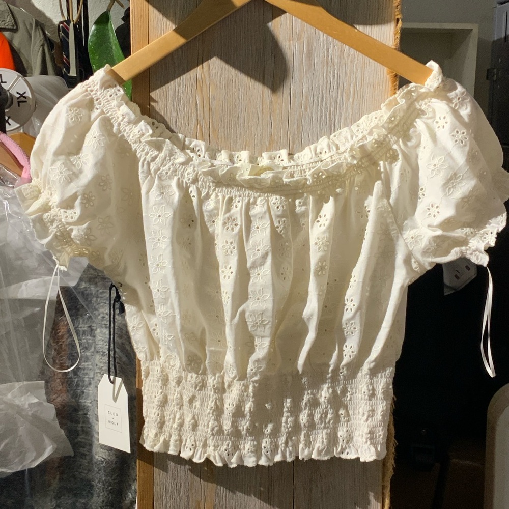NWT Cleo + Wolf Cream Eyelet Off-Shoulder Blouse Size Small